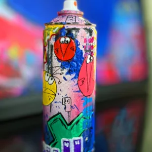 Custom Spray Can Mini World de PierreColmain